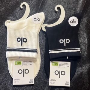ALO Yoga Athletic Socks 2 pairs